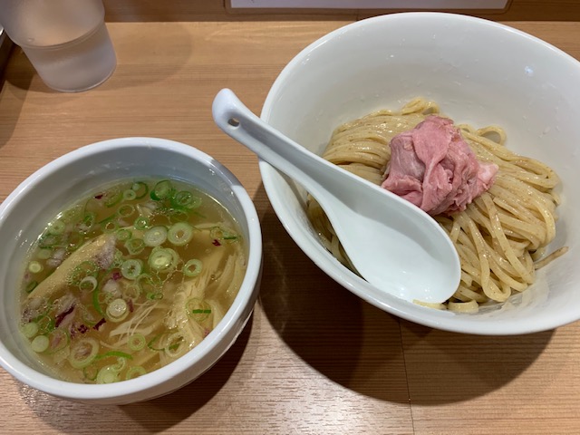 新宿西口「らぁ麺 鳳仙花」